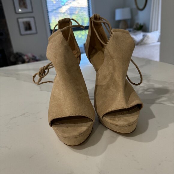 Aldo Suede Nude, Lace-up, Peep Toe Heels: Size 9 - Picture 2 of 4